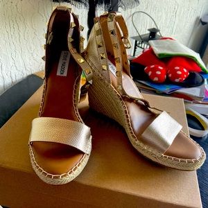Steve Madden McKenna Gold Wedges